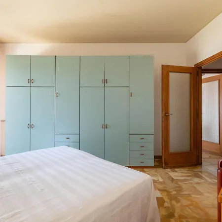 Apartment Beachfront With Beach Access Taggia